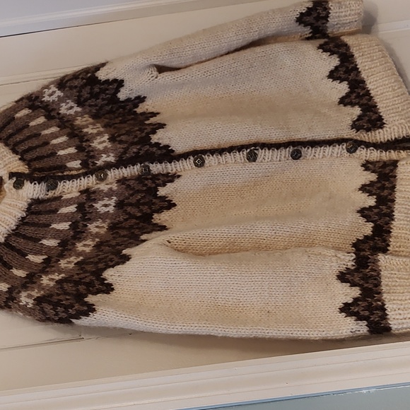 Vintage Sweaters - Hand Knit 100% wool Sweater 16" pit to cuff appropriately 27" long p2p 21"